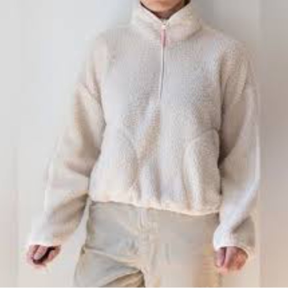 Old Navy Cream Fleece Sweatshirt